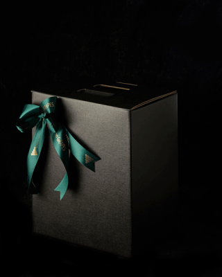 Μαύρο ΄χάρτινο κουτί 6 φιαλών