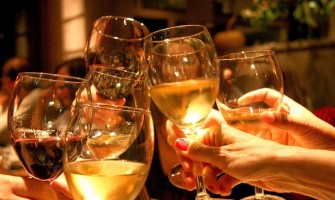 The tradition of glass clinking | Greece and Grapes